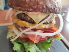 双蛋指椒牛肉汉堡-魏斯理汉堡(西安沣东吾悦店)