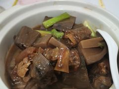 莲藕猪手煲-惠爱餐厅