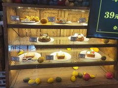 面包甜点陈列柜-魔方城市书房(中街益田店)