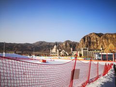 -荣盛康旅野三坡滑雪场