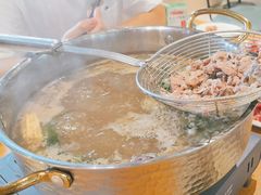-牛满溢·自助潮汕鲜牛肉火锅(龙汇路店)