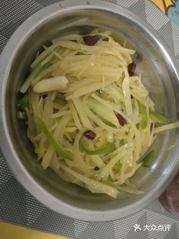 好香好香的不酸香辣炒土豆丝