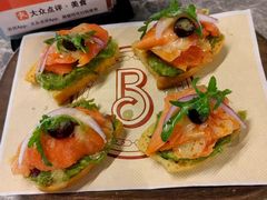 -BOURBON 玻本美式餐厅酒吧(虹桥新天地店)