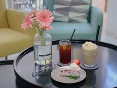 草莓冰淇淋蛋糕-COTTON CAFE(德信·中外公寓店)