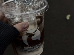 -瑞幸咖啡(长宁来福士B1层店)