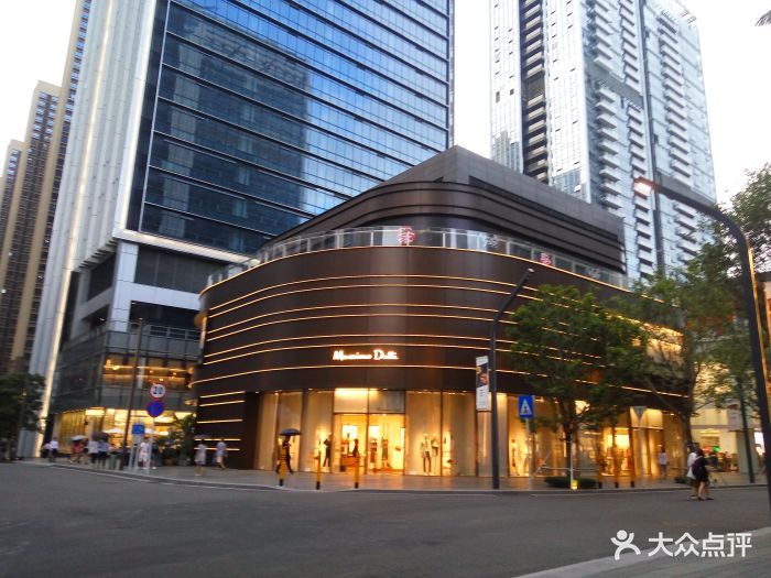 massimodutti(万象天地店)门面图片