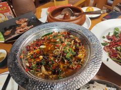 -老滇山寨•云南特色菜•地方菜•民族风情歌舞表演(金碧店)