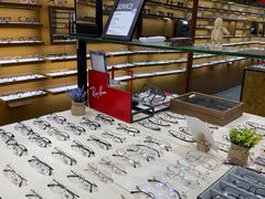 -罗伯特眼镜·蔡司官方授权(罗湖国贸店)