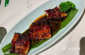 Red Sauce Black Barbecue Pork