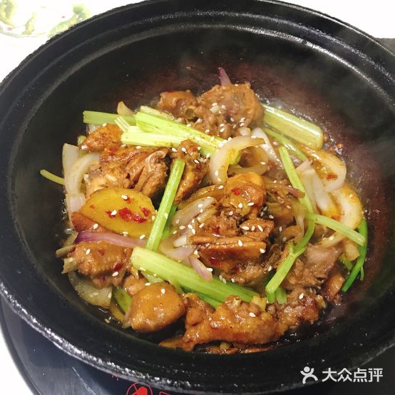 重庆鸡公煲牛肉煲牛蛙煲(康平路店)