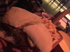 牛肉汉堡-Geneva日内瓦餐厅(西郊宝成花苑店)