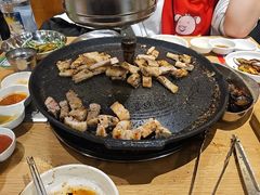 -江南猪肉商会无限续吃(弘大店)