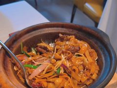 干炒牛肉炒河粉-汤城小厨•粤菜•靓汤(金融街店)