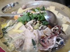 -鑫渔港海鲜本地菜·山海关浑锅(东戴河店)