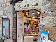 -Gelateria Dondoli
