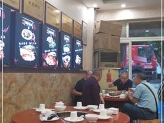 大堂-刘胖娃鱼庄·特色肥肠鱼(杨家坪店)
