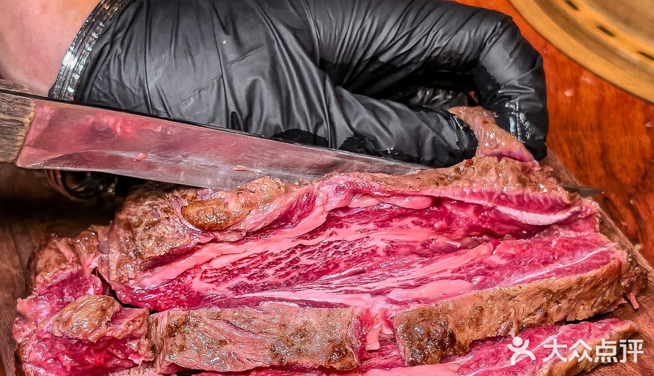 就在万象城🎄有Kitty猫的圣诞烧肉来啦！