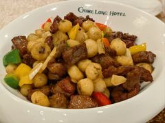 珍珠马蹄炒牛肉粒-麒麟中餐厅·经典粤菜·地道菜式老字号(广州长隆酒店)
