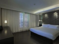 -桔子酒店(上海西藏北路地铁站店)