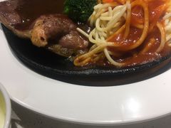 -汤姆家的牛排意面披萨(新城市广场店)