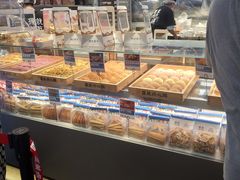 面包甜点陈列柜-墨茉点心局(梅溪湖新天地一店)