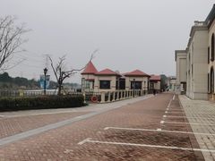 -蓝精灵乐园·世茂精灵之城主题乐园