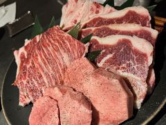 -铭牛烧肉·和牛海鲜自助(高新月牙湖店)