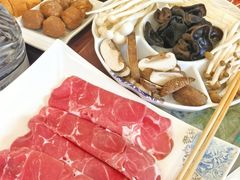 -楼外楼大刀肉传统火锅(西安大路店)