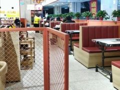 大堂-鸡遇虾煲干锅火锅(小寨金莎店)