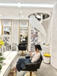 -Kraemer Paris  苏豪路易士·嘉玛发廊