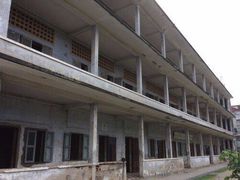 -吐斯廉屠杀博物馆