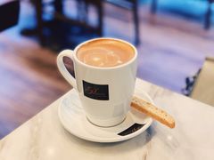 Flat&nbsp;white-Passion by Gerard Dubois