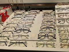 -宏宇眼镜蔡司依视路折扣店(兆佳眼镜城店)