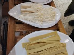 金针菇-鸡遇虾煲干锅火锅(小寨金莎店)