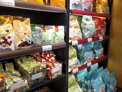 零售区-良品铺子(五角场万达店)