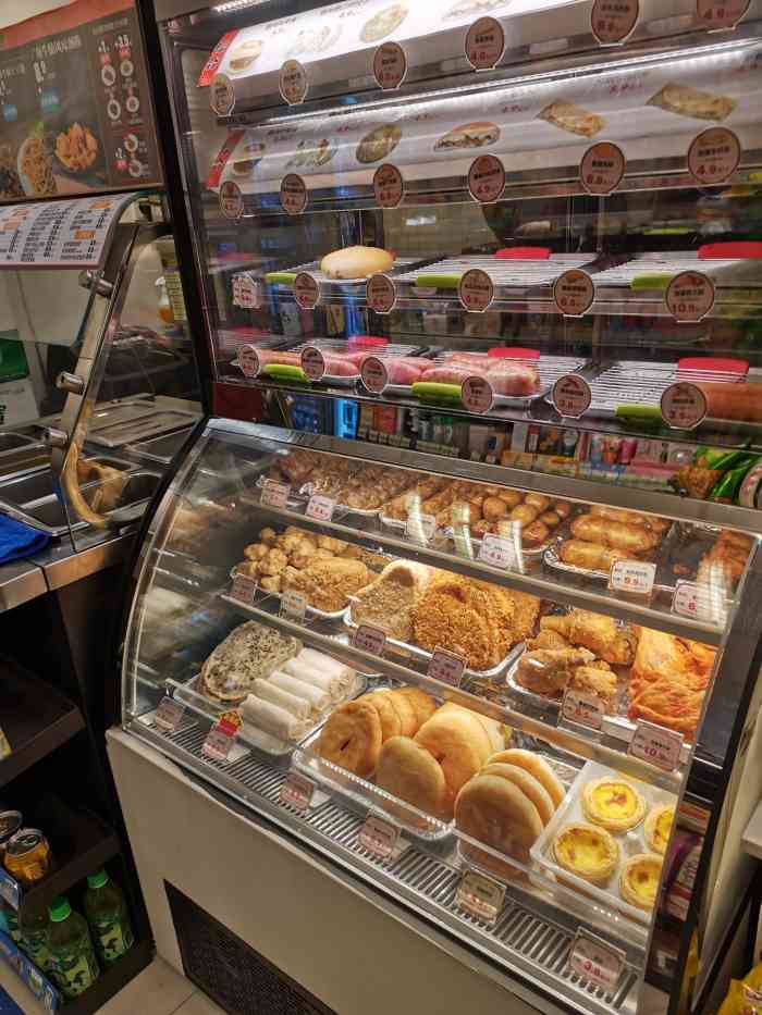 喜士多(宜山店)-"现在店里的盒饭什么都有折扣,所以定期会去.