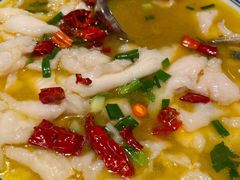 老坛酸菜鲩鱼-缪氏川菜(深圳北站缤果空间店)