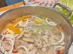 -洪氏嗨捞·猪肚鸡火锅(阳光天地店)