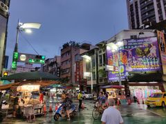 -六合夜市