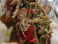 鲜笋炒烧肉-悦品清远人家私房菜