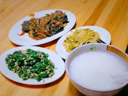 潮汕杂咸粥(东圃广场店)-"实惠朴素的选择.一晚白粥一块钱,做得口.