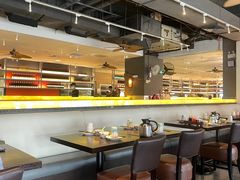 -大头虾越式风味餐厅(光明广场店)