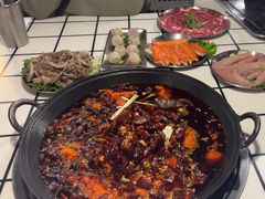 -鹿鸣山草本茶香火锅(园西路店)