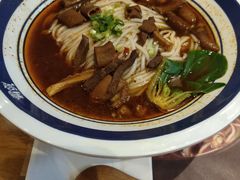 -霸蛮湖南菜·牛肉粉(荣京西街店)
