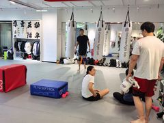 -EFL巴西柔术·综合格斗·泰拳·少儿体能训练(虹桥德必馆)