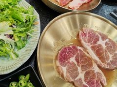 -臻牛烤肉