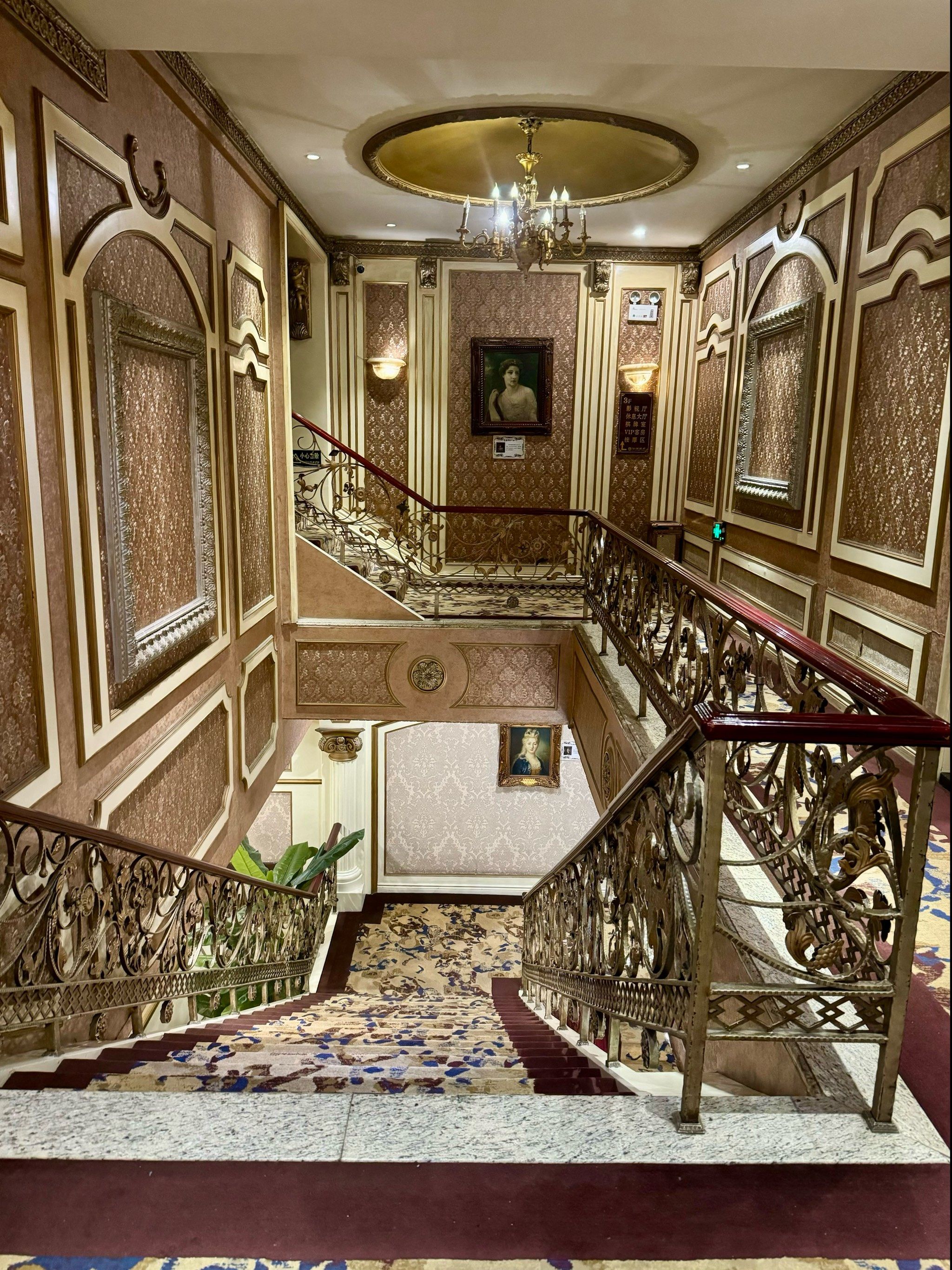 在欧式古堡里洗澡是一种什么样体验?