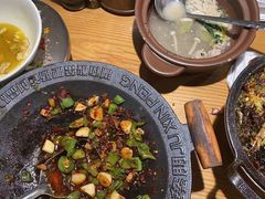 -聚鑫朋酸菜肥肠(文艺路口店)