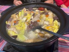 -香巴拉云南餐厅(华莱坞店)