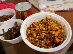 麻辣手撕香卤兔-鑫记婆婆兔·成都特产·兔头手撕兔(太古里店)